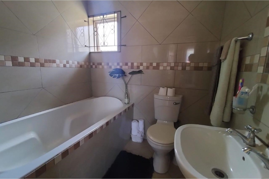 2 Bedroom Property for Sale in Amalinda Eastern Cape